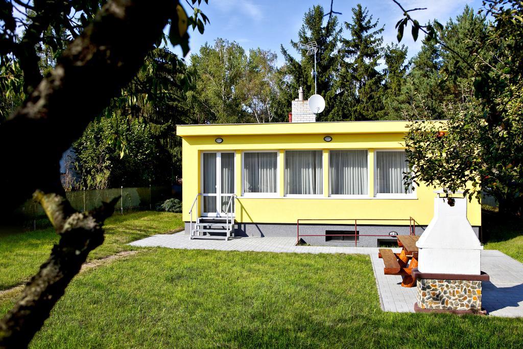 Holiday Home Green Park Bechovice I Прага Екстериор снимка